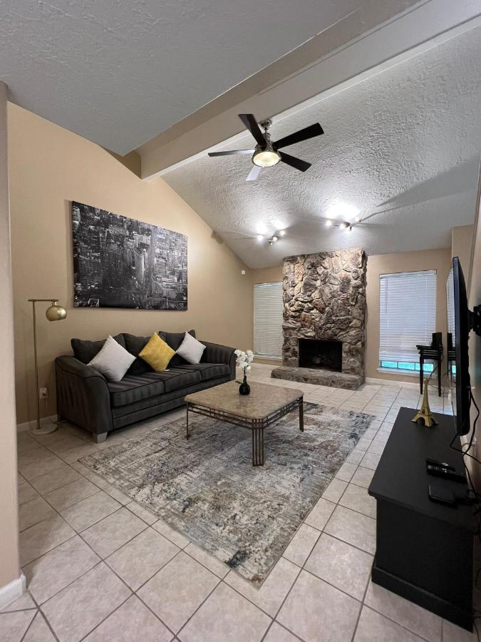 Centrally Located Houston Retreat! Sleeps 8, 10 Min To Downtown, Free Parking Eksteriør bilde