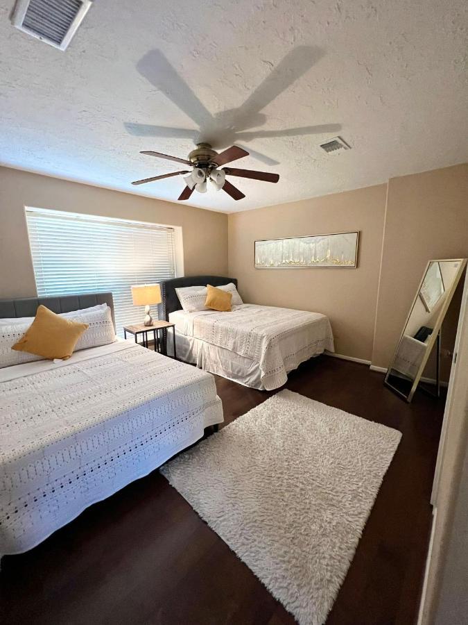 Centrally Located Houston Retreat! Sleeps 8, 10 Min To Downtown, Free Parking Leilighet Eksteriør bilde