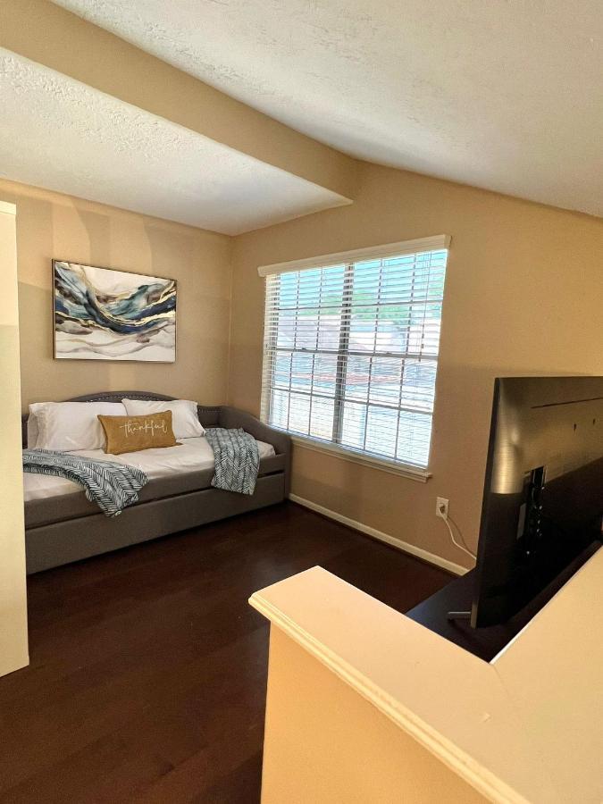 Centrally Located Houston Retreat! Sleeps 8, 10 Min To Downtown, Free Parking Eksteriør bilde