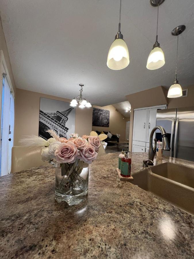 Centrally Located Houston Retreat! Sleeps 8, 10 Min To Downtown, Free Parking Eksteriør bilde